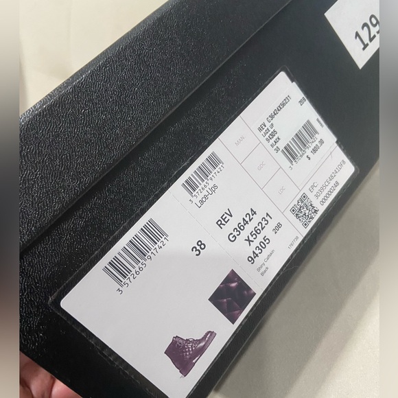 🔥🔥Chanel Quilted Calfskin CC Boots Size:38 - Picture 11 of 11